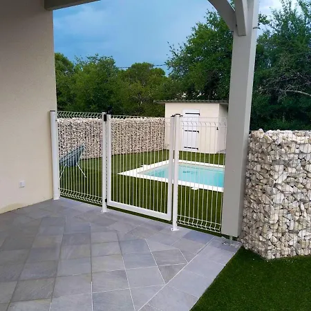 Villa Villa Avec Piscine Privee A Martel, 70 M² Pour 5 Personnes *