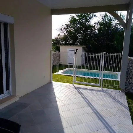 Villa Avec Piscine Privee A Martel, 70 M² Pour 5 Personnes *